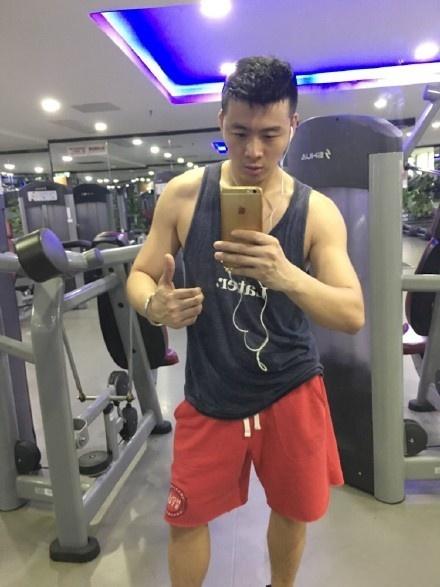 冯鑫 长沙 38岁 179cm 70kg