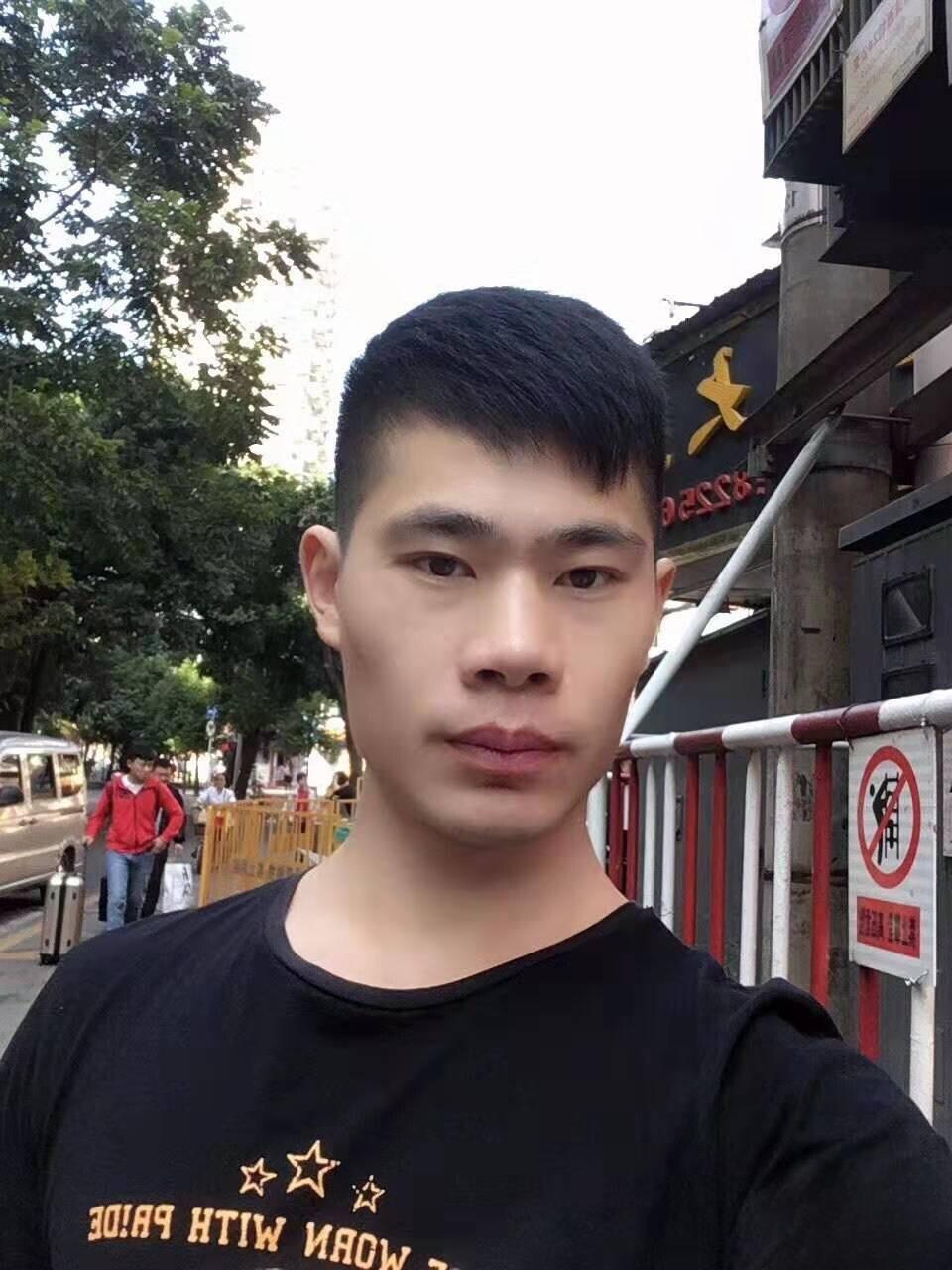 李志 长沙 35岁 175cm 75kg