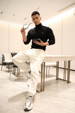 黄贤明 北京 43岁 180cm 75kg