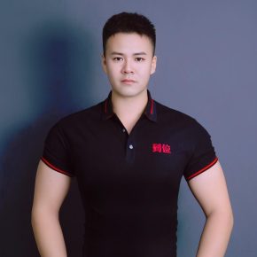 吴朋飞 上海 40岁 170cm 63kg