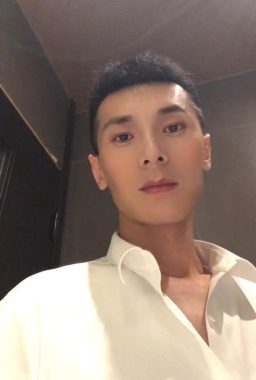 刘斌 上海 40岁 182cm 65kg