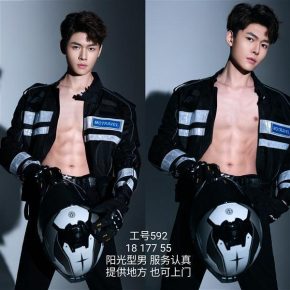 592 上海 19岁 177cm 55kg