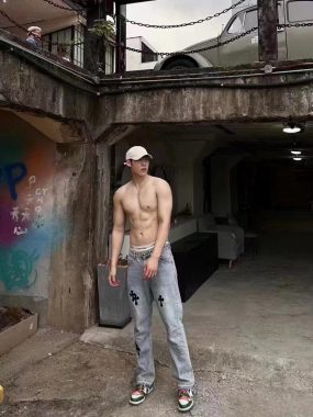 12 上海 24岁 182cm 76kg