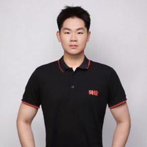 周江涛 上海 26岁 182cm 70kg