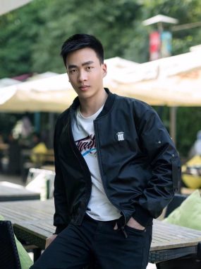 李革 上海 34岁 179cm 70kg