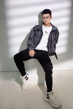 朱云来 上海 30岁 174cm 60kg