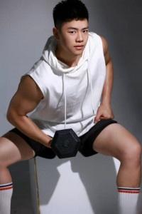 朱一龙 上海 31岁 175cm 70kg