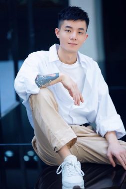 王耀 上海 27岁 174cm 60kg