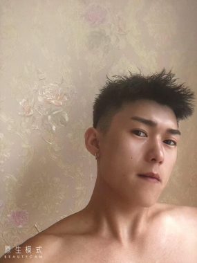 张晋 上海 28岁 177cm 68kg