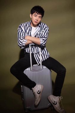 郭文贵 上海 31岁 175cm 65kg