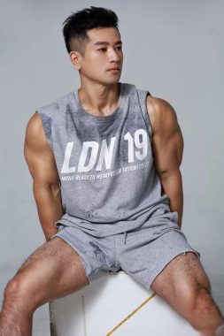 代露娃 上海 34岁 181cm 78kg
