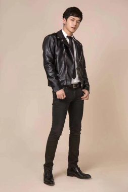 姚倔/子航 上海 31岁 180cm 72kg