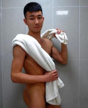 Jackie/Jucy/向俊飞 上海 35岁 176cm 68kg