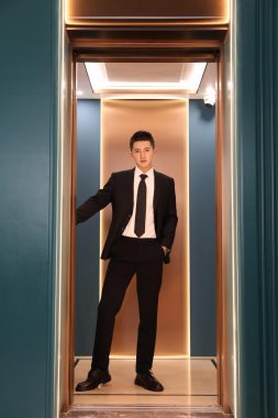 康新良 上海 43岁 178cm 68kg