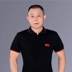 邓修平 上海 56岁 170cm 68kg