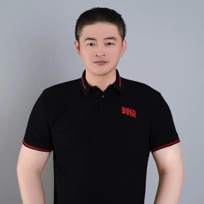 张华 上海 46岁 178cm 80kg
