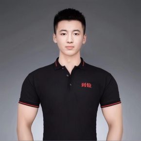周红亮 上海 42岁 173cm 60kg