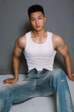 阿纯 上海 26岁 178cm 72kg