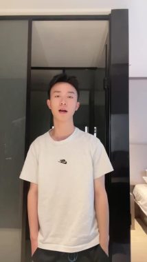 开开 上海 24岁 175cm 57kg