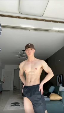 级5 上海 24岁 178cm 74kg