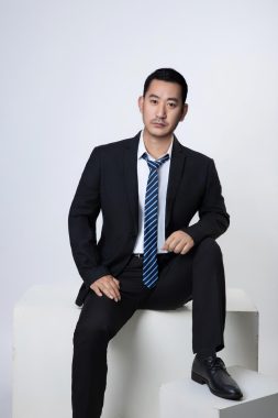 万艳虎 上海 53岁 178cm 75kg