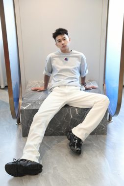 艾秀峰 上海 30岁 174cm 52kg