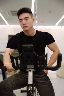 任亚鹏 上海 26岁 179cm 74kg
