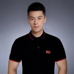 钟国兵 上海 31岁 181cm 70kg