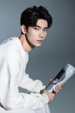 徐浩东 上海 22岁 176cm 53kg