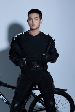 何自力 上海 29岁 178cm 70kg