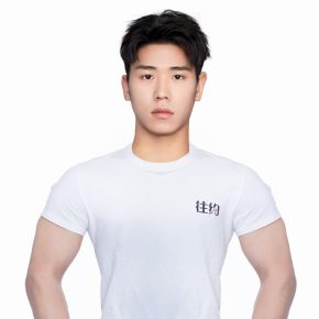 盖帅航 北京 21岁 172cm 62kg