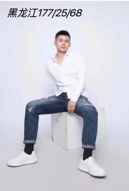 邂逅95 北京 26岁 177cm 68kg