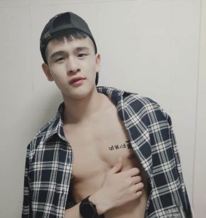 黄安 北京 26岁 170cm 59kg