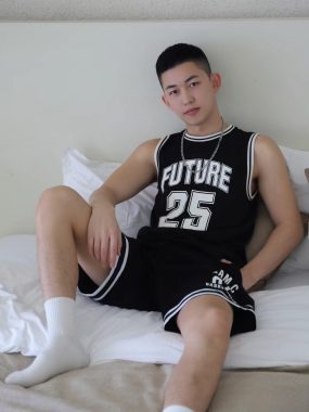 金冬雁 北京 26岁 180cm 68kg