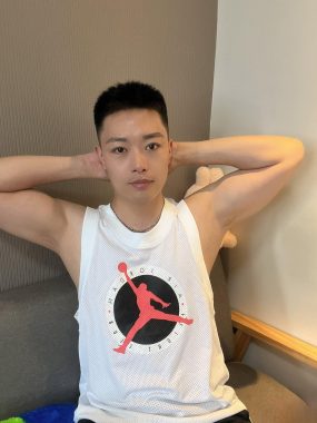 王金龙/A Summer王拓 北京 28岁 175cm 65kg