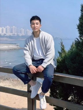 董文鹏 北京 26岁 175cm 60kg