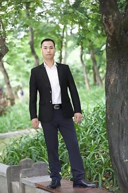 朱亮 北京 47岁 175cm 70kg