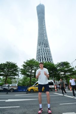 阿卜杜外力·图尔荪托合提 北京 28岁 191cm 85kg