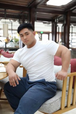 张延飞 北京 30岁 176cm 126kg