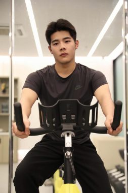 徐萌 北京 22岁 175cm 65kg