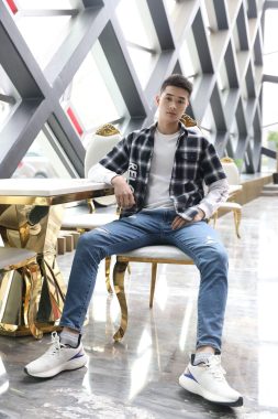 高元元 重庆 30岁 184cm