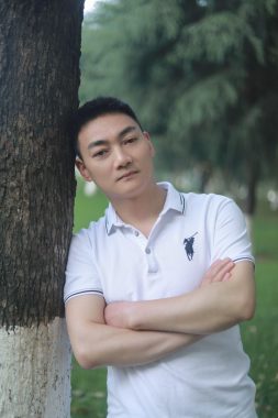 卢勇 重庆 43岁 170cm 65kg