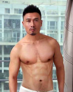 吕颂贤 重庆 45岁 178cm 75kg
