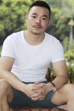 李宇春 重庆 41岁 172cm 70kg