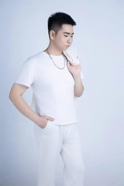 江扬旭 杭州 23岁 176cm 78kg