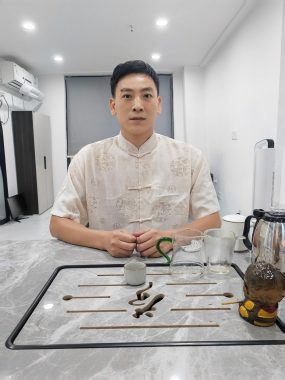 蓝建勇 杭州 52岁 180cm 70kg