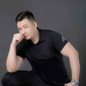 周昊 重庆 32岁 190cm 99kg