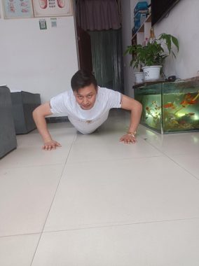 唐小平 重庆 43岁 176cm 72kg