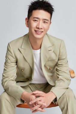 杨希 重庆 31岁 183cm 75kg