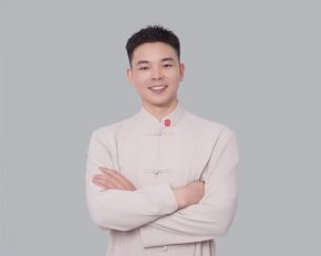 明大镇 重庆 30岁 180cm 77kg